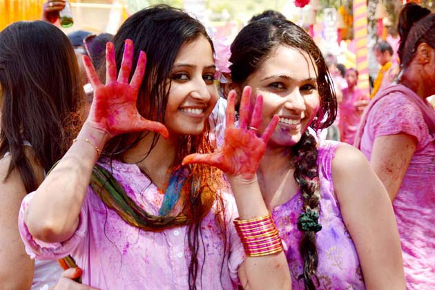 tv-star-holi_030515052042